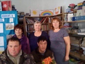 Землю солнце красит, а человека — труд